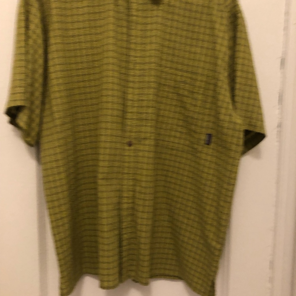 Patagonia Men's Short-Sleeve Button Shirt in Olive Plaid